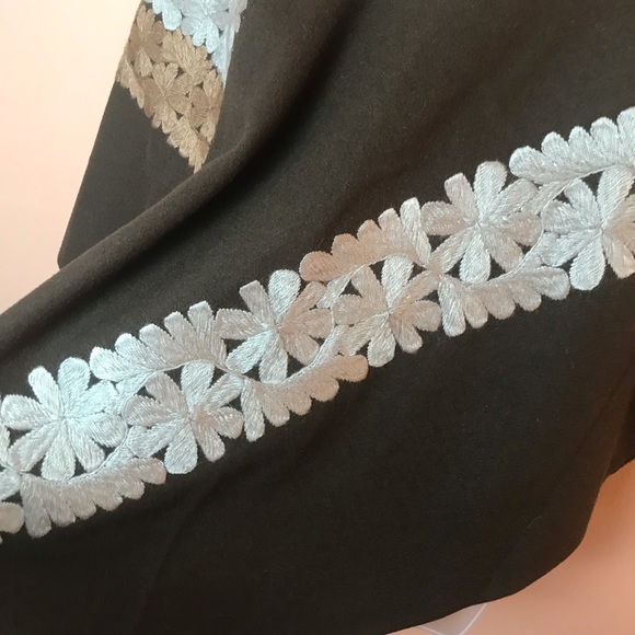 Olga Fisch Brown Floral Embroidered Wool Poncho OS - Picture 6 of 7